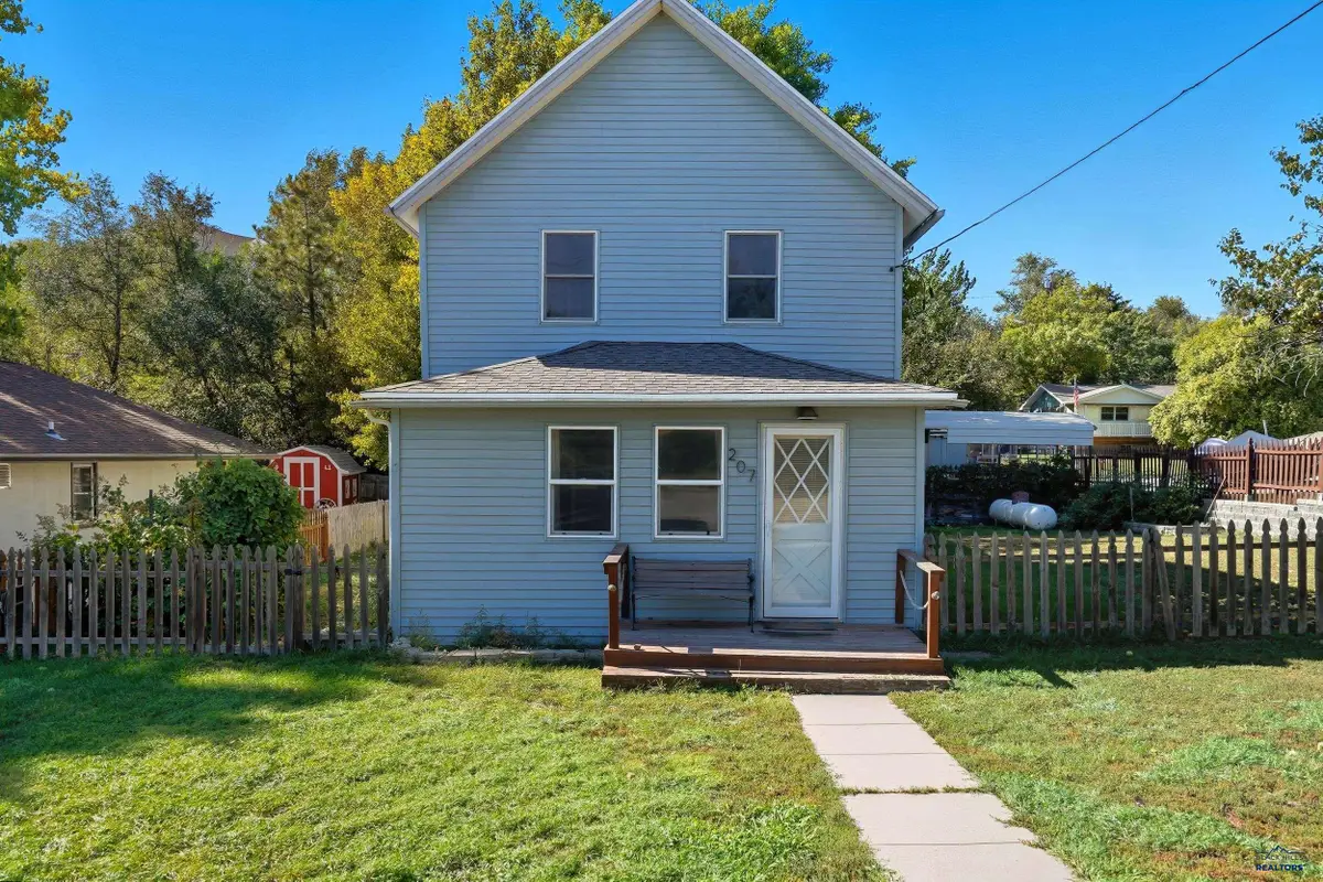 207 N Wood Ave, Philip, SD 57567 - Image #1