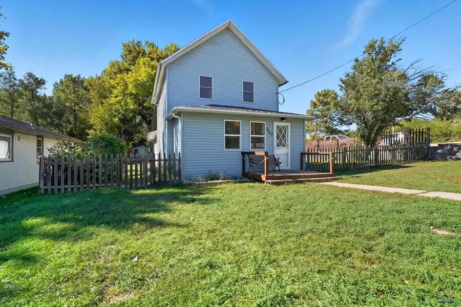 207 N Wood Ave, Philip, SD 57567 - Image #3