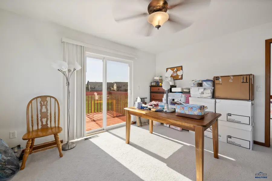 10010 Bellingham Dr, Summerset, SD 57718 - Image #3