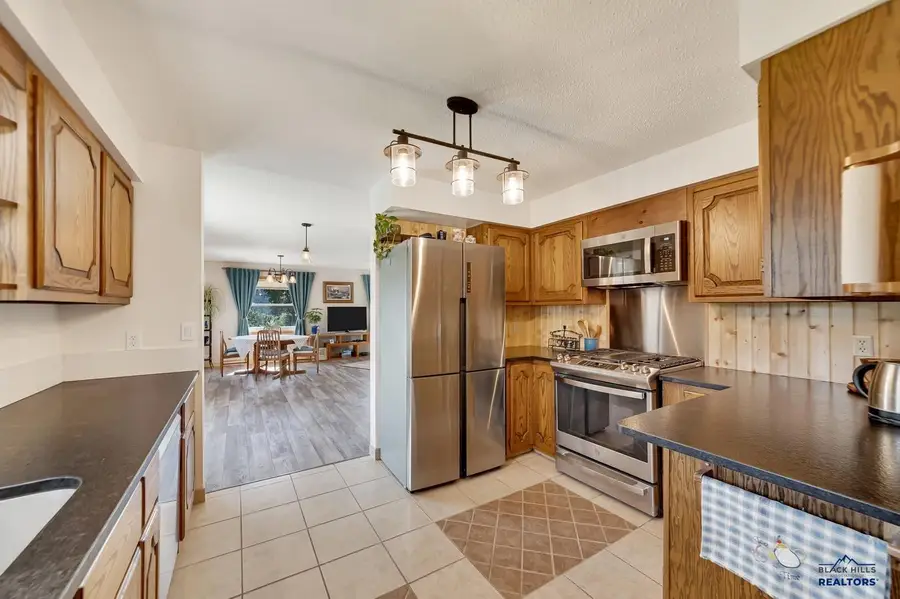 537 S 16th St, Hot Springs, SD 57747 - Image #2