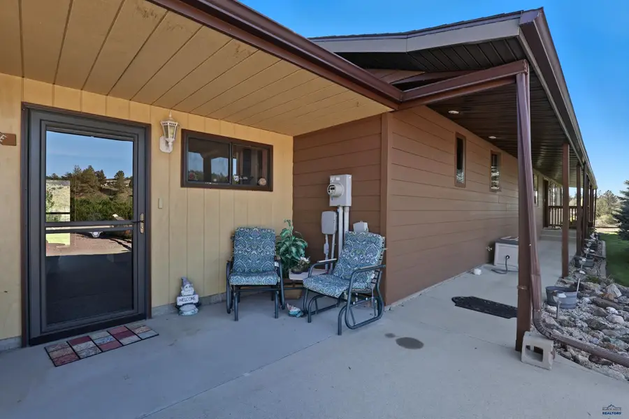 13121 Lavon Ct, Hot Springs, SD 57747 - Image #3