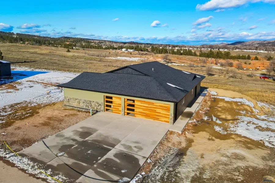 221 Meadowlark Dr, Hot Springs, SD 57745 - Image #3