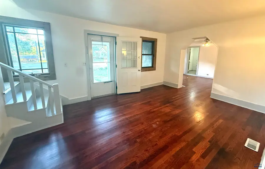 1427 Evans St, Hot Springs, SD 57747-0000 - Image #2