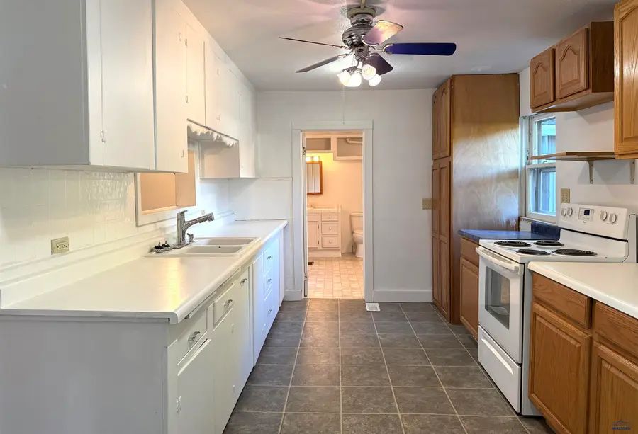 1427 Evans St, Hot Springs, SD 57747-0000 - Image #3