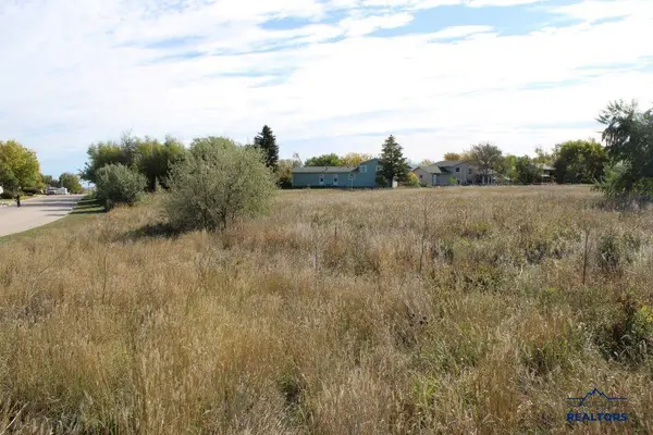 815 W Country Rd, Rapid City, SD 57701