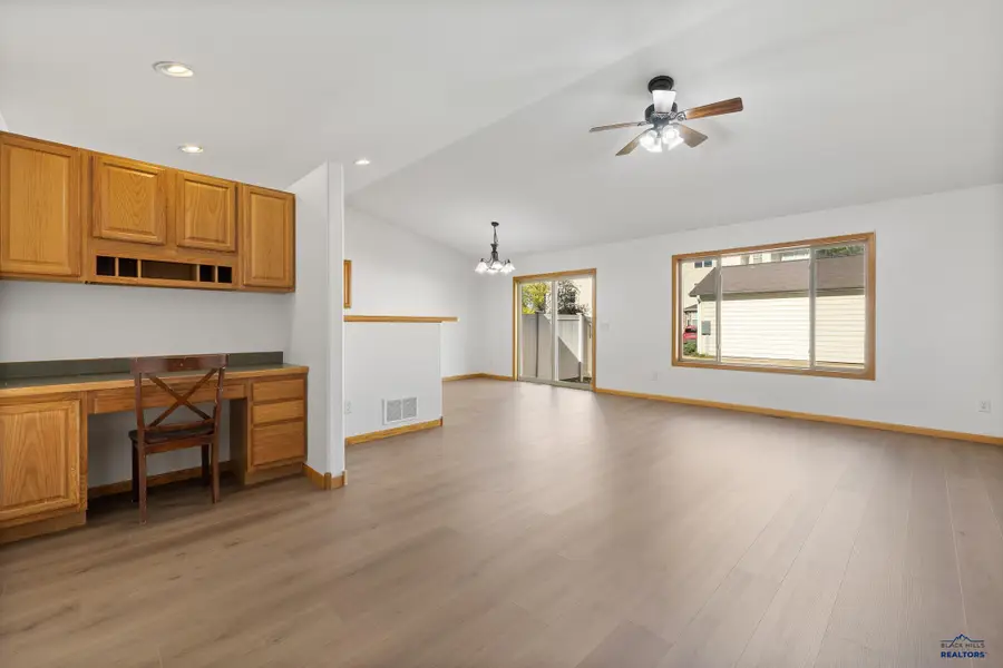 4810 Patricia St, Rapid City, SD 57703 - Image #2