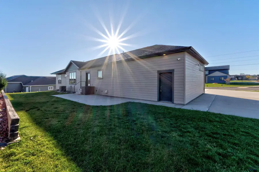 6108 Grand Teton Ct, Rapid City, SD 57702 - Image #3