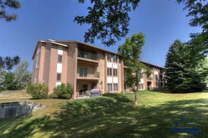 3951 Fairway Hills Dr, Rapid City, SD 57702 - Image #1