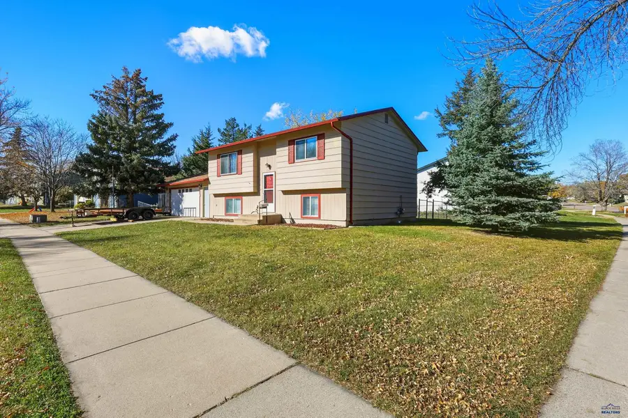 524 E Centennial, Rapid City, SD 57701 - Image #3