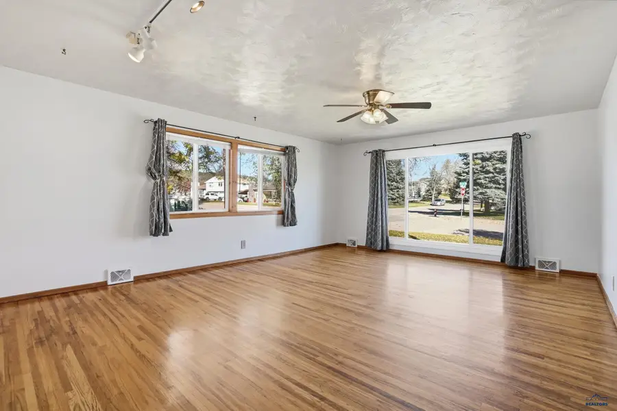 4907 Pierre, Rapid City, SD 57702 - Image #2