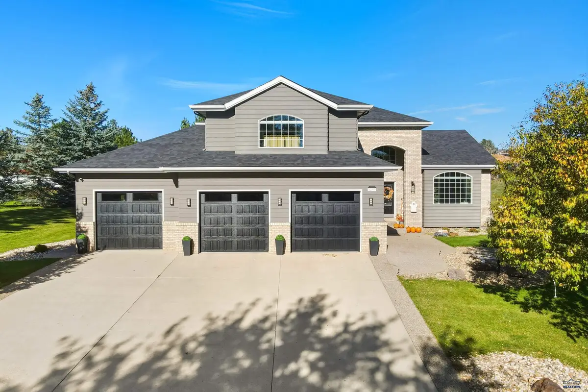 5299 Conifer Ln, Rapid City, SD 57702 - Image #1