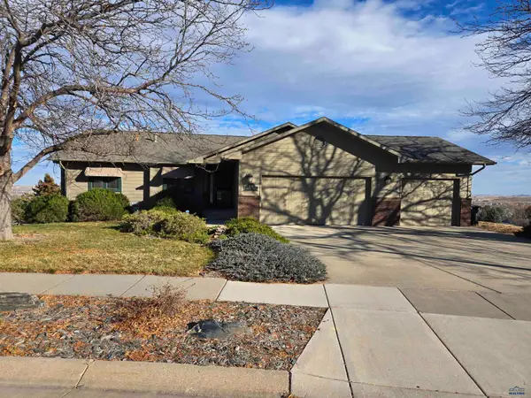 516 Fox Run Ct, Rapid City, SD 57701-2329