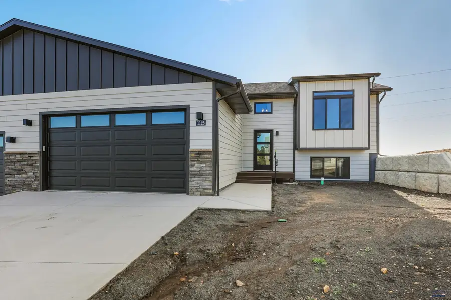1125 Pinnacle Ct, Rapid City, SD 57701 - Image #2