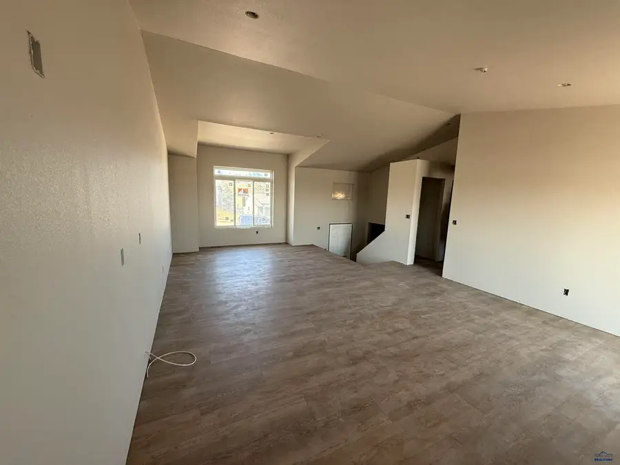 1121 Pinnacle Ct, Rapid City, SD 57701 - Image #3