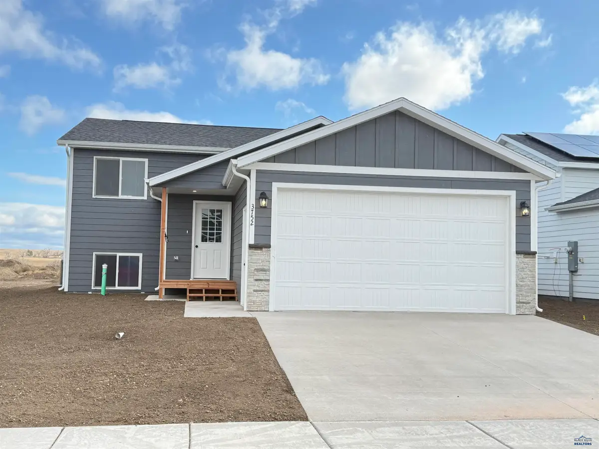 3752 Haralson Ln, Rapid City, SD 57703 - Image #1