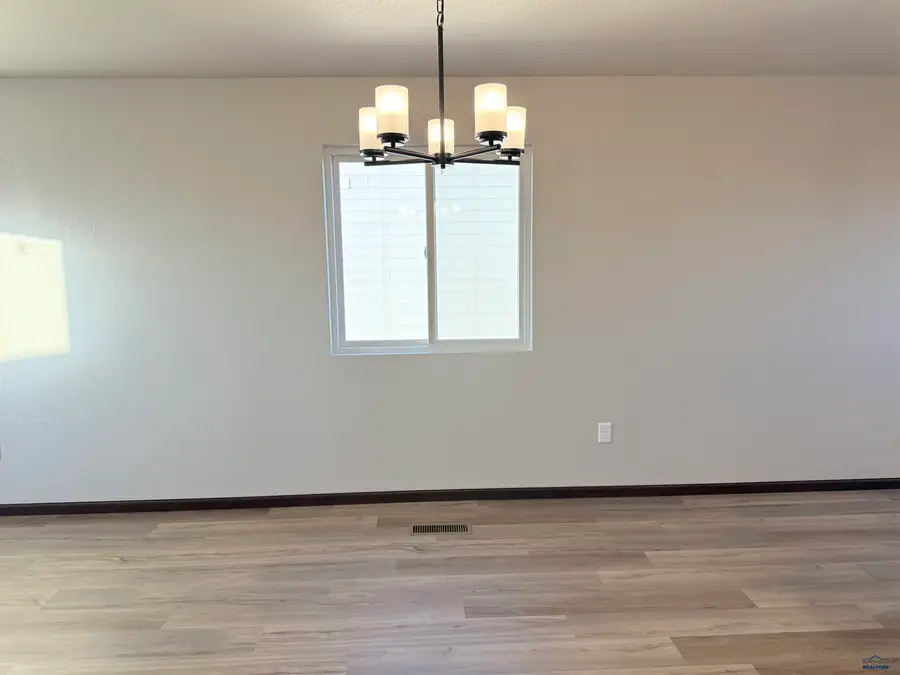 3752 Haralson Ln, Rapid City, SD 57703 - Image #3