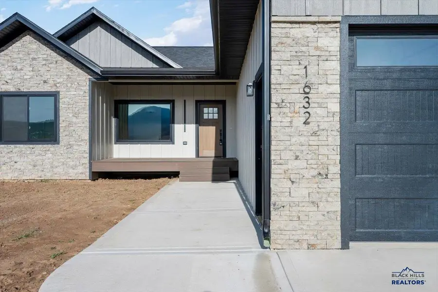 1606 Oak Crest Ct, Spearfish, SD 57783 - Image #2