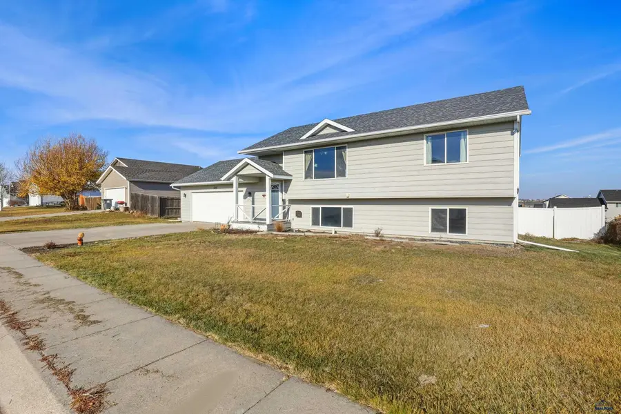 320 Grandeur Ln, Box Elder, SD 57719 - Image #3