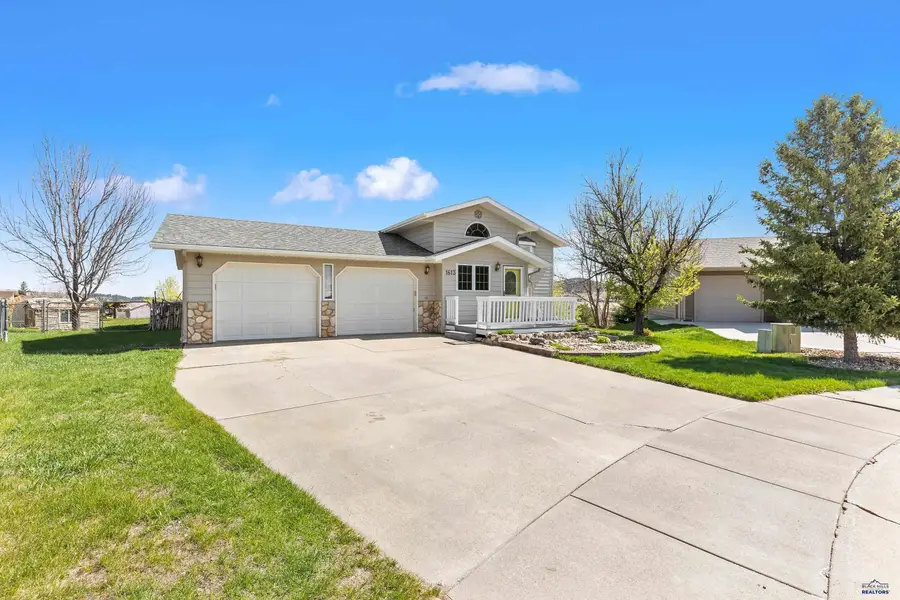 1613 Elk Ct, Sturgis, SD 57785 - Image #2