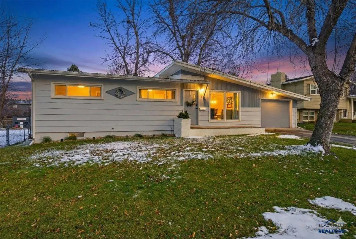 2322 Lockwood Dr, Rapid City, SD 57702 - Image #1