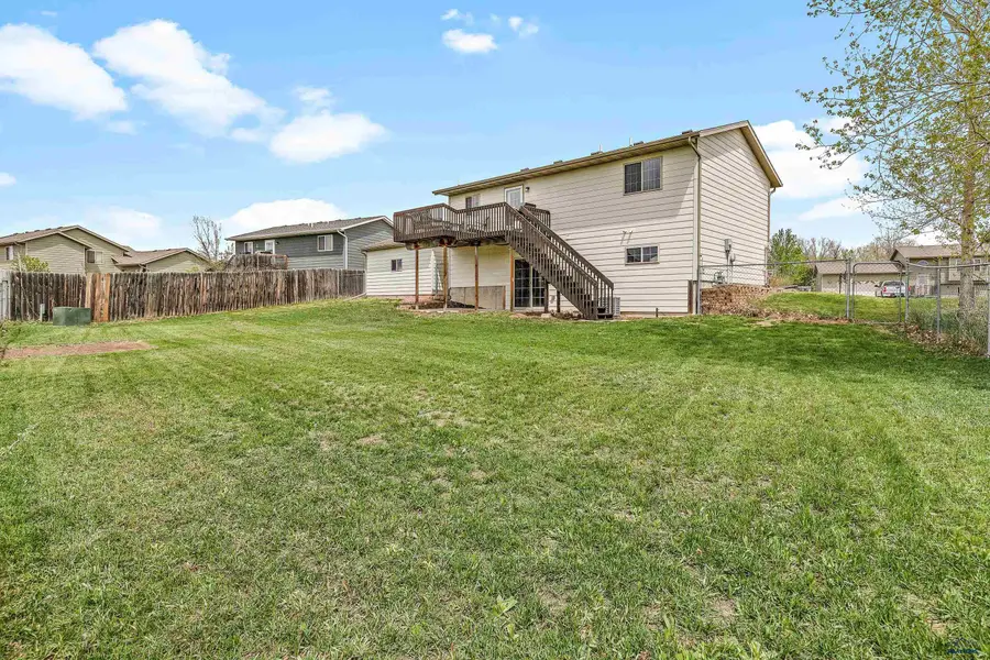 6145 Flintlock Ct, Rapid City, SD 57703 - Image #3