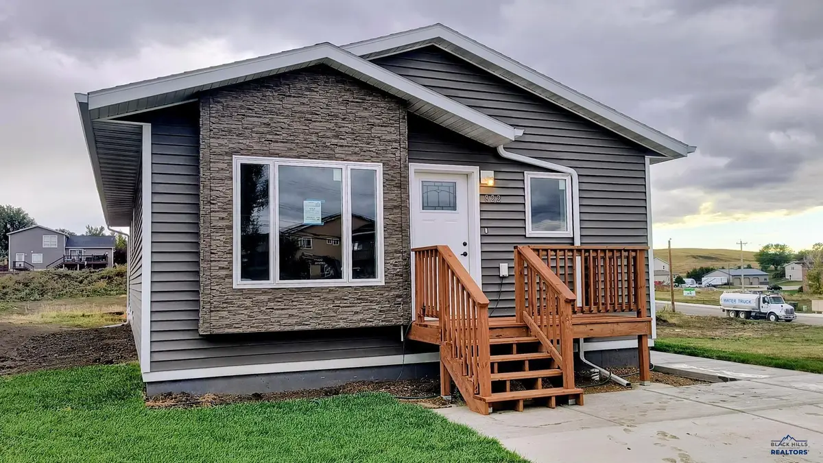 822 Heritage Dr, Belle Fourche, SD 57717 - Image #1