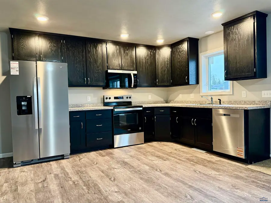 822 Heritage Dr, Belle Fourche, SD 57717 - Image #2