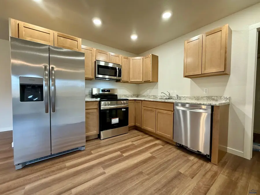 826 Heritage Dr, Belle Fourche, SD 57717 - Image #3