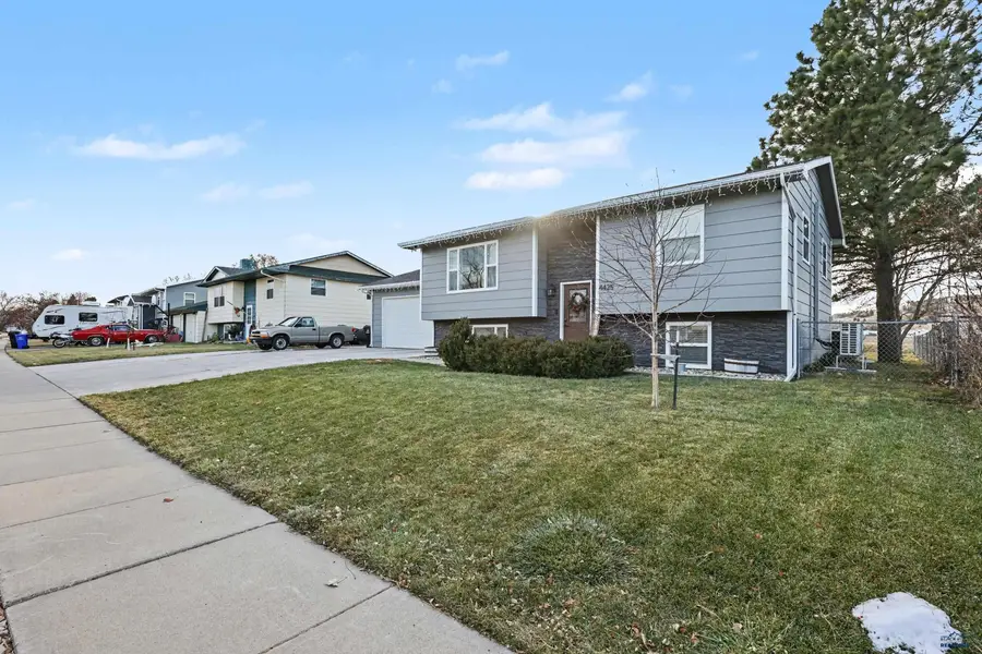 4425 Dolphin Ln, Rapid City, SD 57701 - Image #3