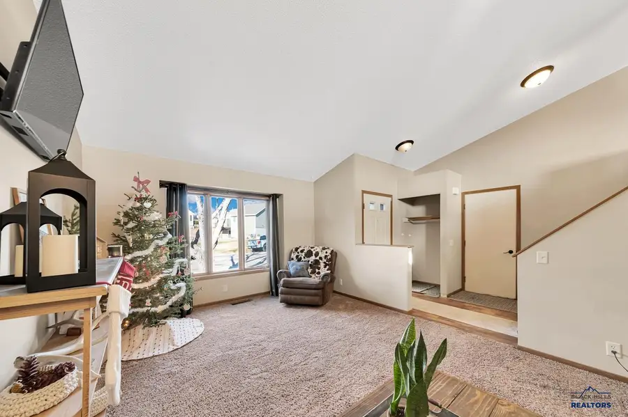 1139 Field View Dr, Rapid City, SD 57701 - Image #3