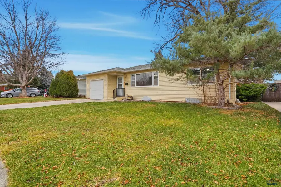 210 Stanley Ct, Rapid City, SD 57702 - Image #2