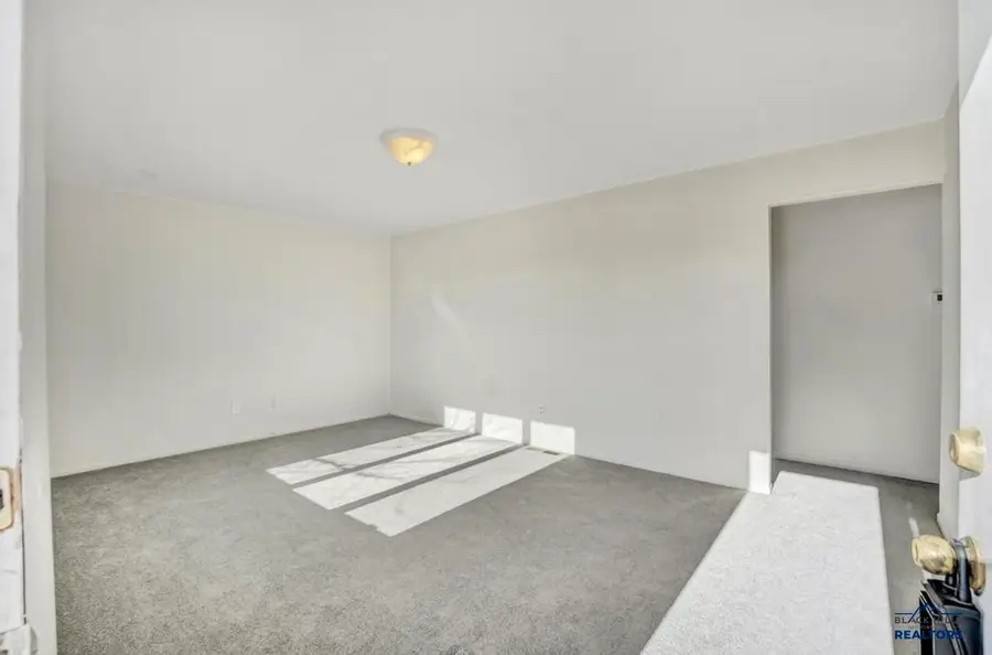 406 E Adams, Rapid City, SD 57701 - Image #3