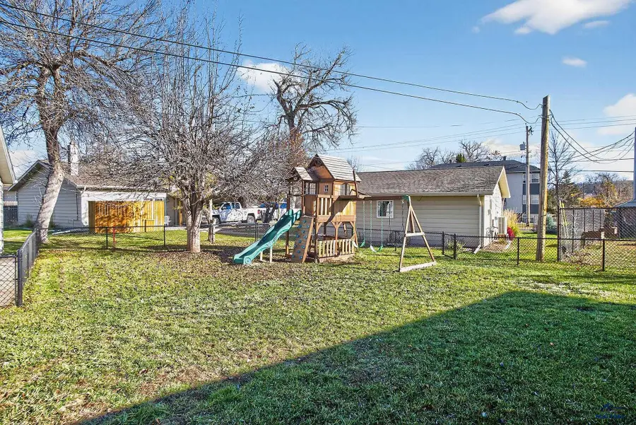 3810 Minnekahta Dr, Rapid City, SD 57702 - Image #2