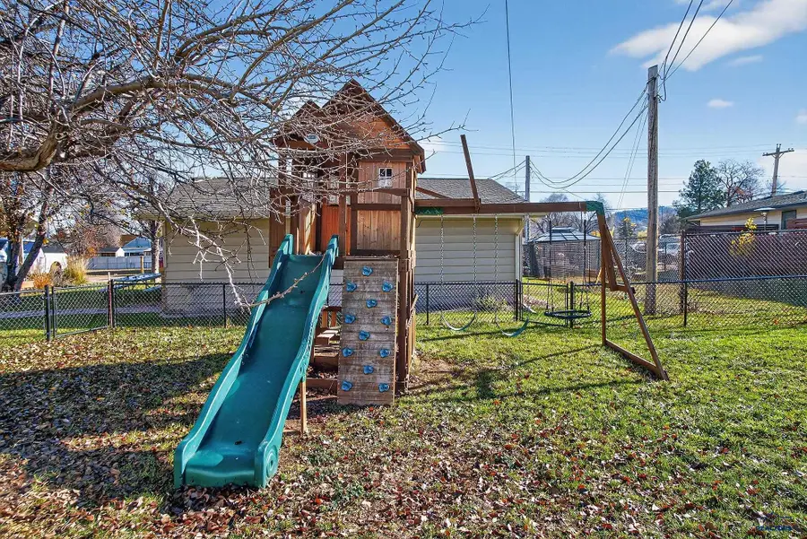 3810 Minnekahta Dr, Rapid City, SD 57702 - Image #3