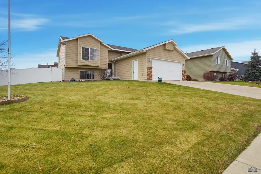 5009 Elmer St, Rapid City, SD 57703 - Image #2