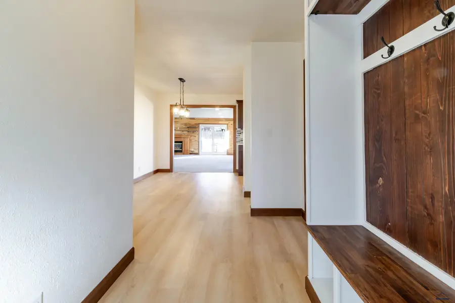 214 E St Anne, Rapid City, SD 57701 - Image #2