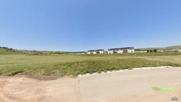 864 Petros Dr, Rapid City, SD 57701