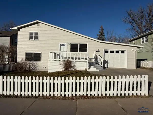 2722 Lanark Rd, Rapid City, SD 57702