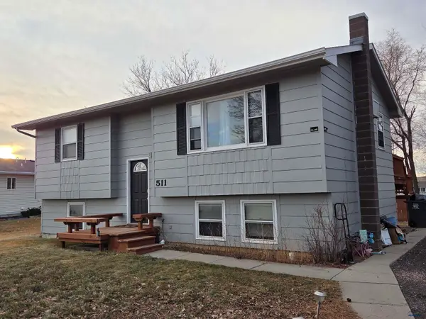 511 Blue Bird Ln, Box Elder, SD 57719