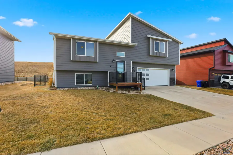 1561 Addison Ave, Rapid City, SD 57702 - Image #2