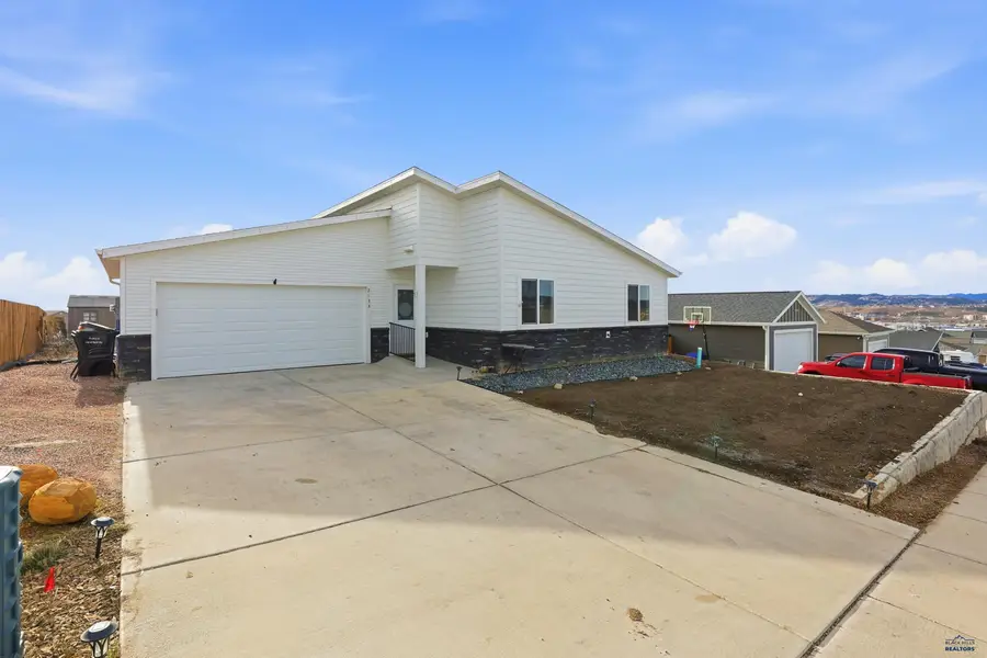 2133 Noah St, Rapid City, SD 57703 - Image #2