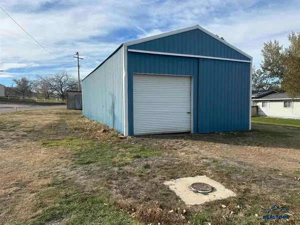 608 6th Ave, Edgemont, SD 57735