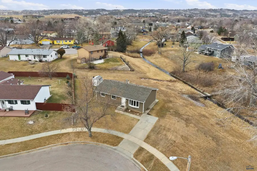 3905 Hampton Ct, Rapid City, SD 57701 - Image #3