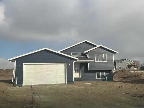 3902 Magnum Rd, Rapid City, SD 57703
