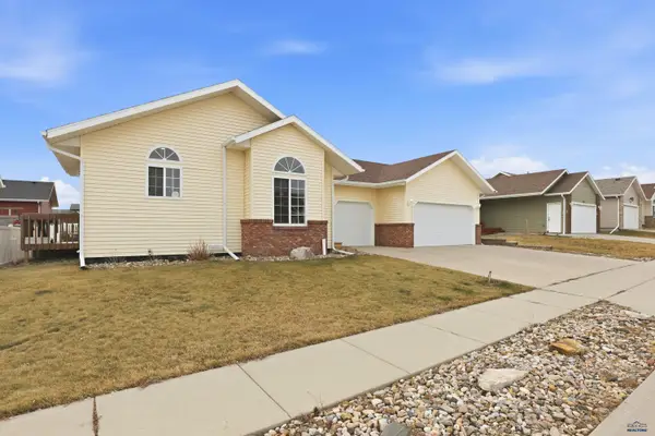 645 Earleen St, Rapid City, SD 57701