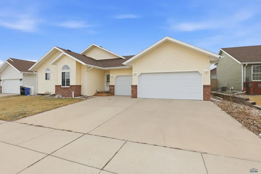 645 Earleen St, Rapid City, SD 57701 - Image #2