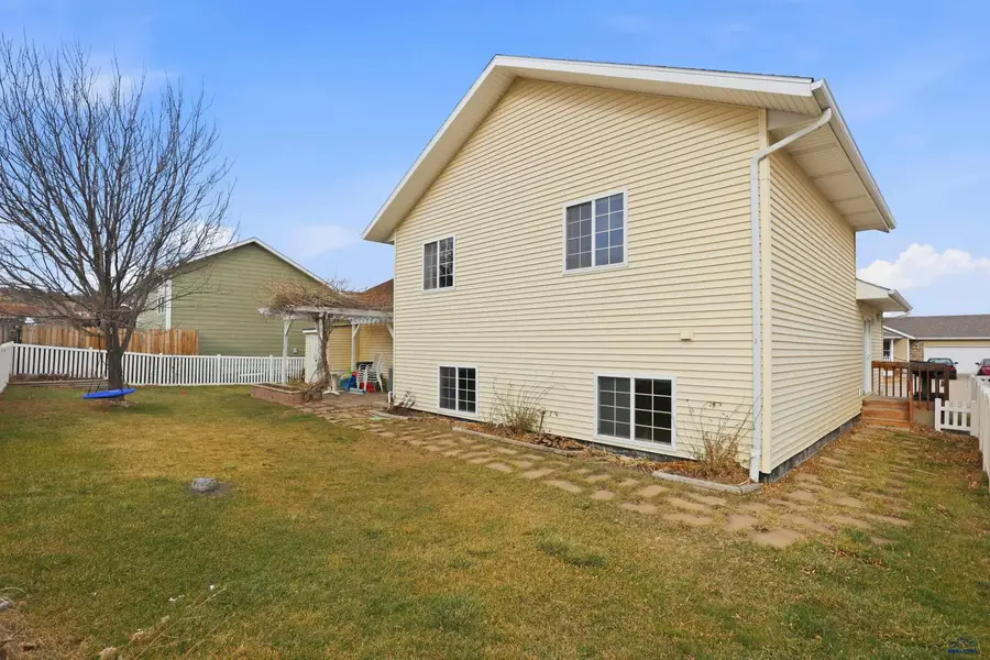 645 Earleen St, Rapid City, SD 57701 - Image #3