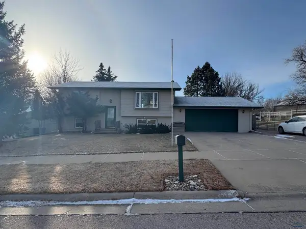 115 Centennial St, Rapid City, SD 57701-7331