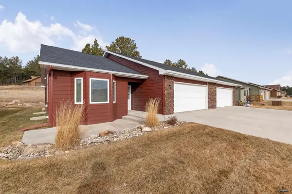 251 Desperado Ln, Custer, SD 57730
