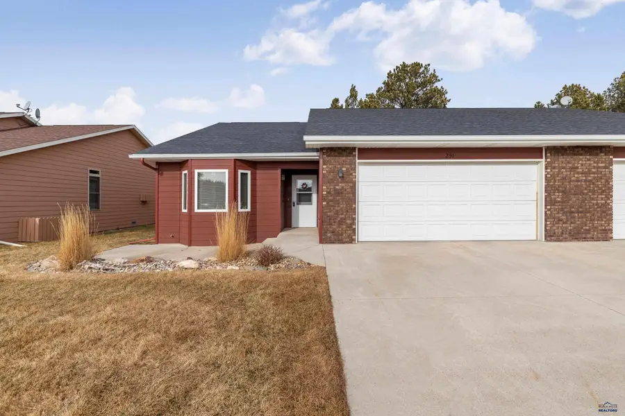 251 Desperado Ln, Custer, SD 57730 - Image #2